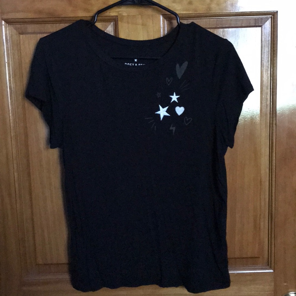 Black tee